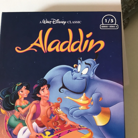 Authentic Disney Aladdin Pin Set in Box. NWOT. - Picture 4 of 16